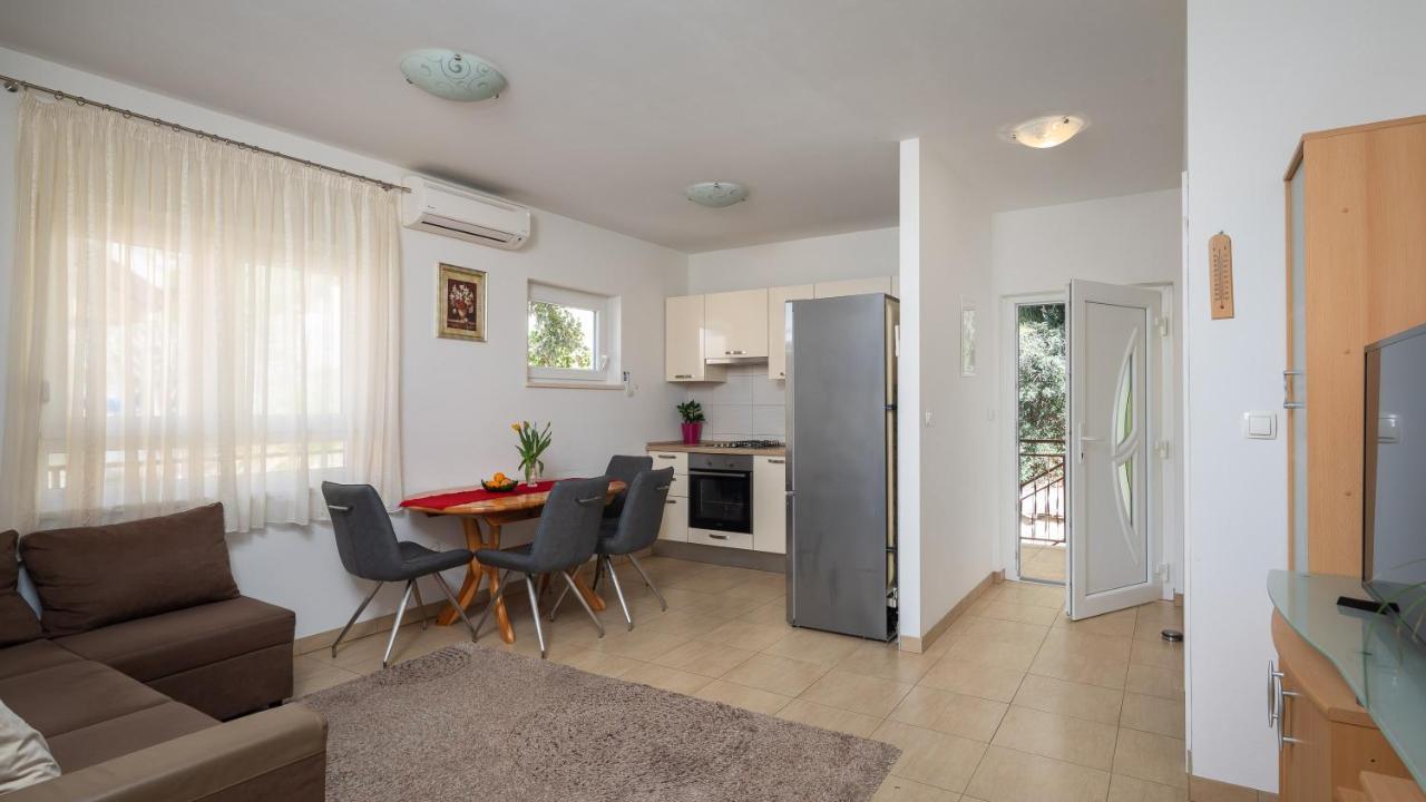 Adriatic Beach Suites Omiš Εξωτερικό φωτογραφία